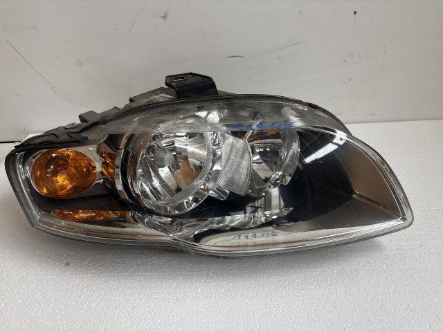 11407 Audi A4 B7 2004-2008 Jobb első Lámpa Fényszóró