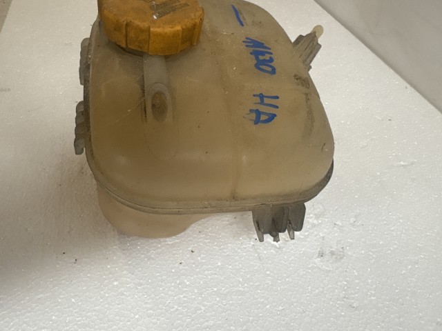 Opel Astra H 2004-2010 2004-2010 Kiegyenlítő tartály jeladós