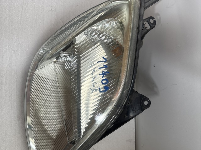 Ford fiesta v  Jobb első Lámpa Fényszóró