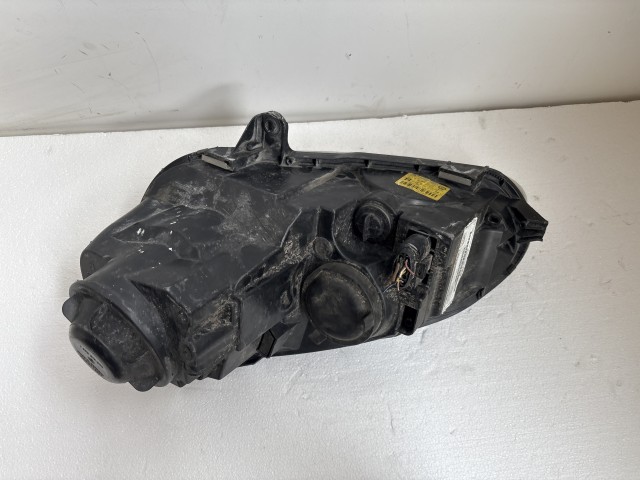 8332 Volkswagen Golf V. 2003-2008 Jobb első Lámpa Fényszóró sötét