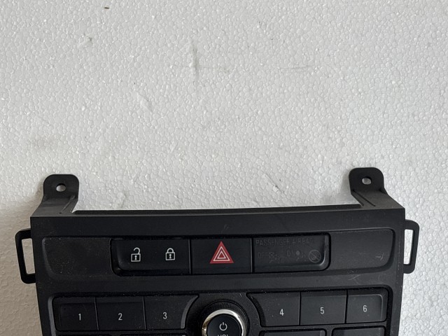 Opel Zafira C 2011 Közép konzol Használt