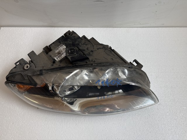 11407 Audi A4 B7 2004-2008 Jobb első Lámpa Fényszóró