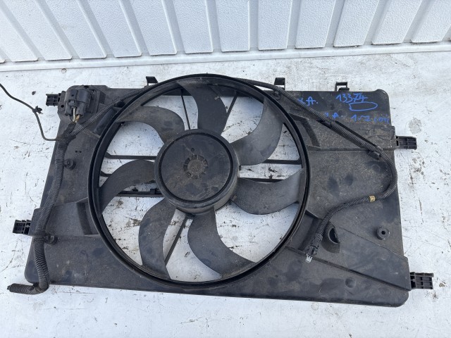Opel Astra J 2009-2015 Hűtőventilátor Használt   