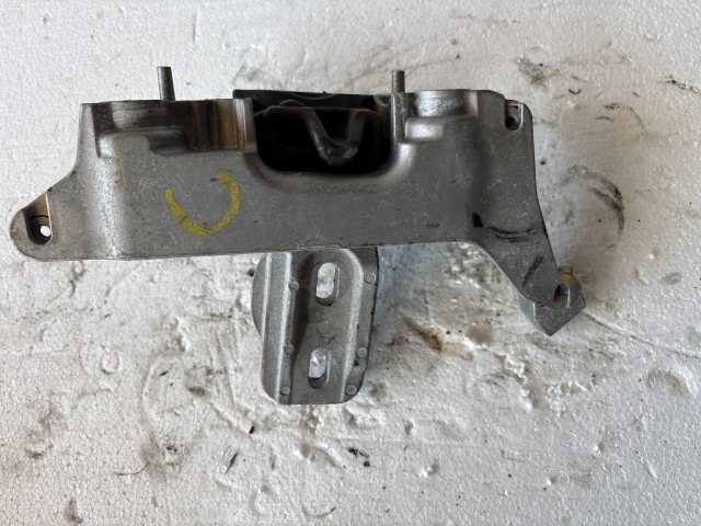 Opel Corsa f 2020 motortartó bak
