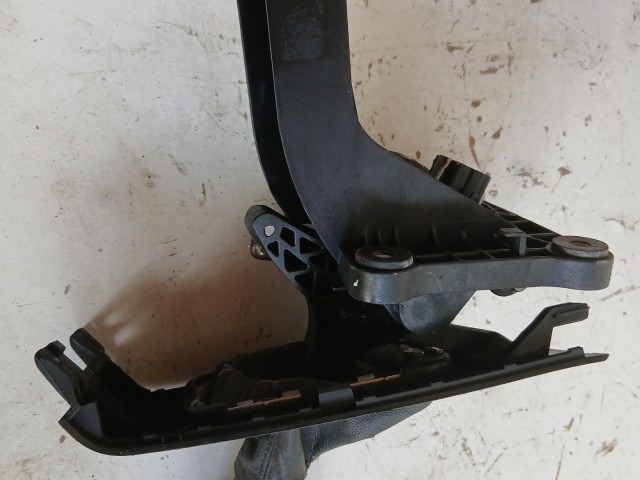 Opel Zafira B  2005-2014 Váltókulissza Váltókar Használt  5 sebbeséges