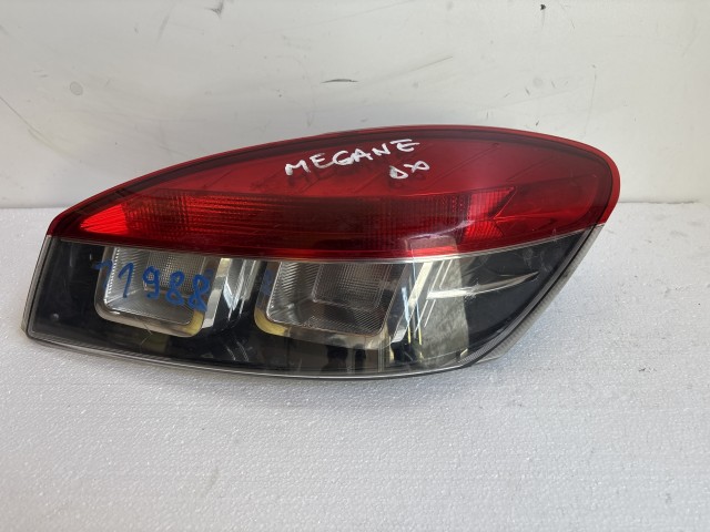 11988 Renault Megane III. 2008-2016 Lámpa , Fényszóró Használt  Jobb hátsó