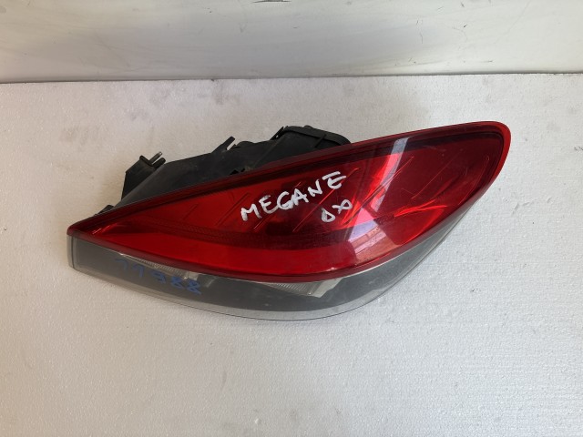11988 Renault Megane III. 2008-2016 Lámpa , Fényszóró Használt  Jobb hátsó