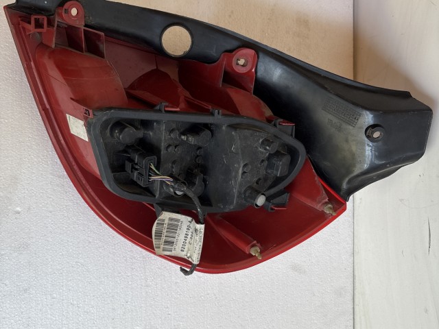 11990 Renault Clio III. 2007-2014 Lámpa , Fényszóró Használt Bal hátsó
