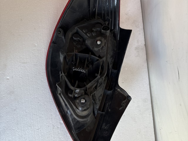 11992 Opel Corsa D 2006-2014 Lámpa , Fényszóró Használt  Jobb hátsó