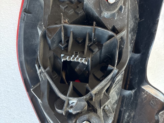 11992 Opel Corsa D 2006-2014 Lámpa , Fényszóró Használt  Jobb hátsó