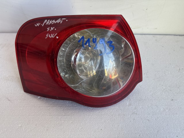 11993 Volkswagen Passat B7 2010-2014 Lámpa , Fényszóró Használt Bal hátsó