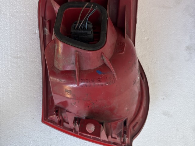 11993 Volkswagen Passat B7 2010-2014 Lámpa , Fényszóró Használt Bal hátsó