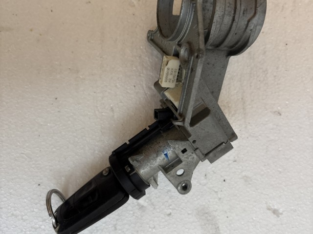 Opel Astra H 2004-2010 Gyújtáskapcsoló Használt