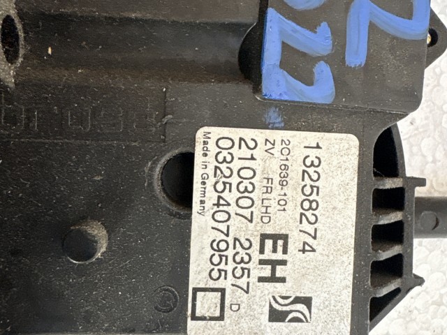 Opel Meriva B 2010-2017  jobb első ajtózár