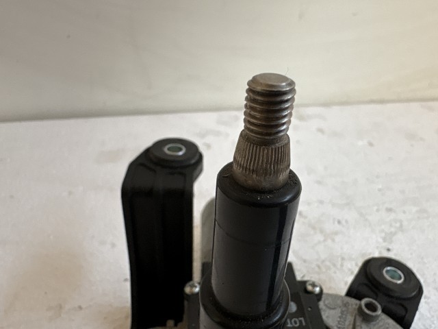 Opel Astra J 2009-2015 hátsó Ablaktörlő motor kombi