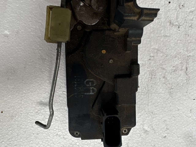 Opel Zafira B 2005-2014 bal hátsó ajtózár