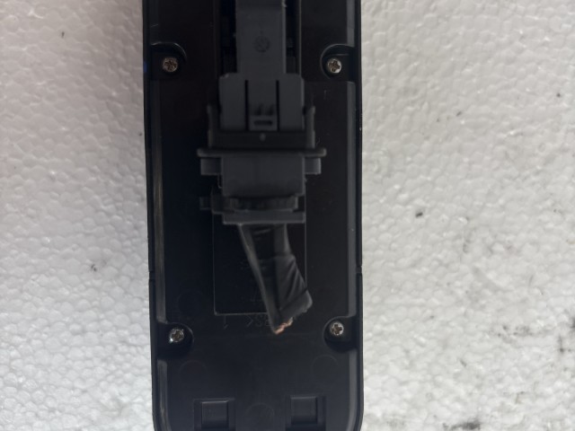 Opel Zafira B 2005-2014 2005-2014 bal első Ablakemelő kapcsoló