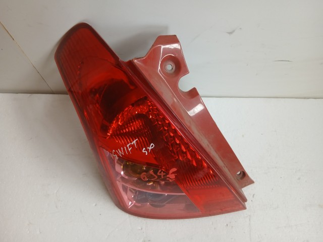 6946 Suzuki Swift III. 2005-2010 Bal hátsó Lámpa