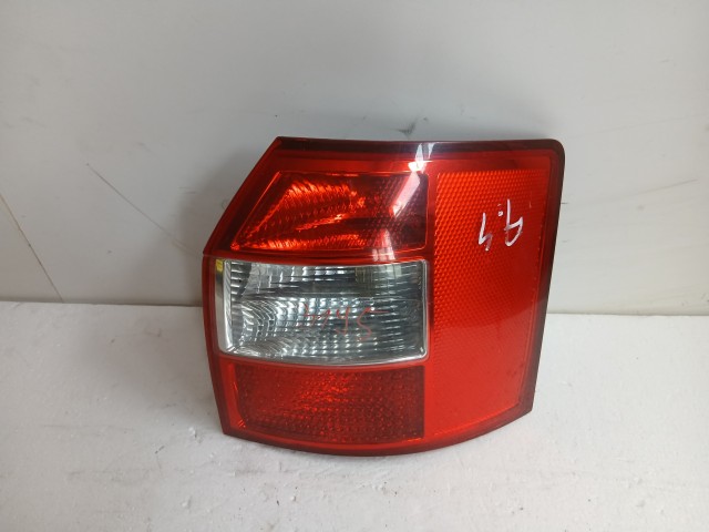 6195 Audi A4 B6 2000-2004 Jobb hátsó Lámpa kombi