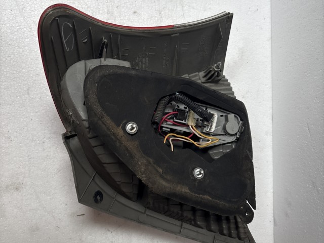 6963 Toyota Yaris II. 2005-2011 Bal hátsó Lámpa