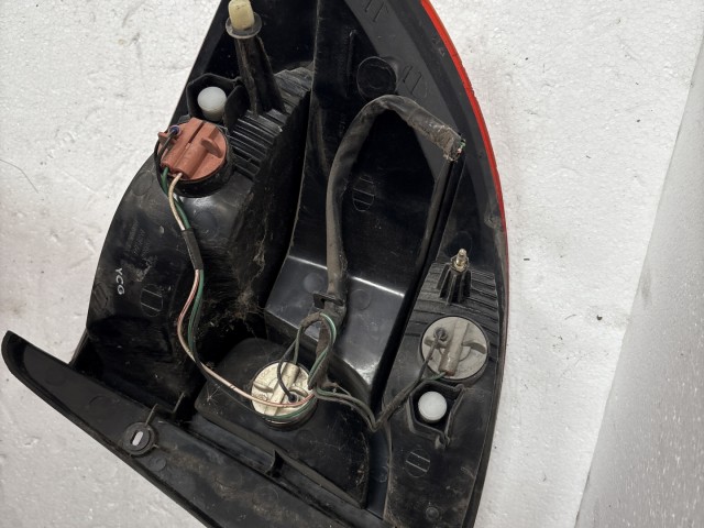7296 Kia Rio 2005-2011 2005-2011 Bal hátsó Lámpa
