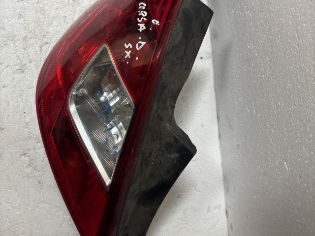 12157 Opel Corsa D 2006-2014 Bal hátsó Lámpa 5 ajtós