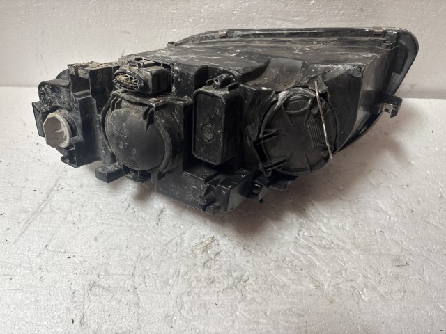 8477 Audi A4 B7 2004-2008 Jobb első  Lámpa Fényszóró