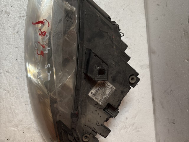 6879 Audi A4 B7 2004-2008 Bal első  Lámpa Fényszóró