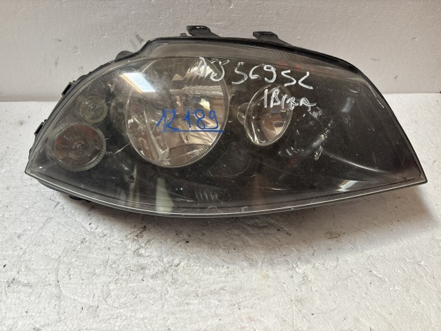12189 Seat Ibiza 6J 2009-2015 Jobb első Lámpa Fényszóró