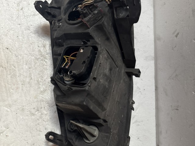8067 Opel Corsa C 2000-2006 Jobb első projektoros Lámpa Fényszóró