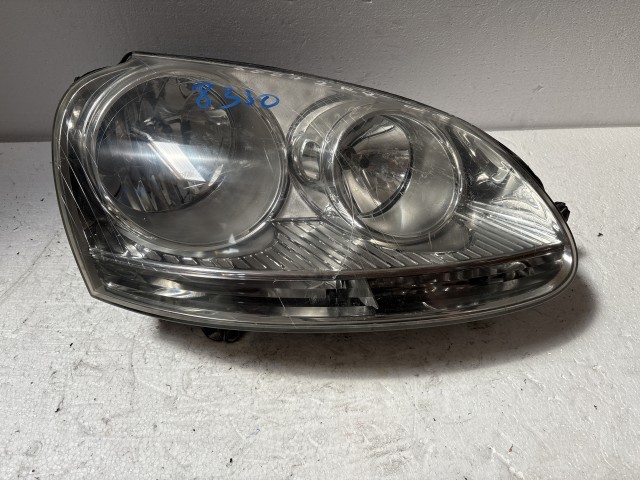 8330 Volkswagen Golf V. 2003-2008 Jobb első Lámpa Fényszóró 