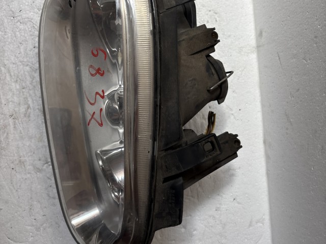 6837 Volkswagen Golf IV. 1997-2005 Jobb első Lámpa Fényszóró