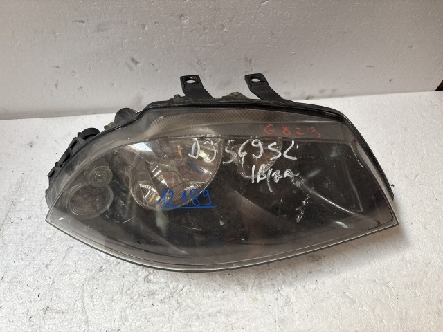 12189 Seat Ibiza 6J 2009-2015 Jobb első Lámpa Fényszóró