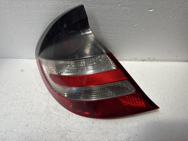 9002 Mercedes Benz C w203 2003-2007 Bal hátsó Lámpa