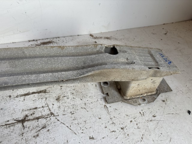 Opel Astra J 2009-2015 Lökhárító merevítő Használt hátsó