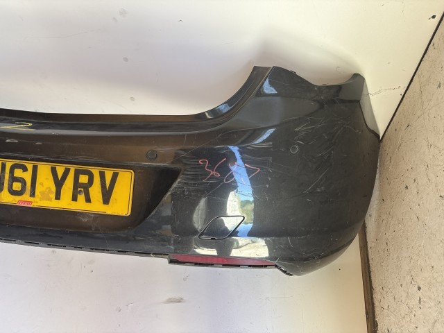 3687 Opel Astra J 2009-2015 Lökhárító Hátsó Használt Fekete Z22c 5 ajtós radaros