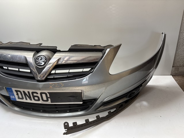 723 Opel Corsa D 2006-2014 első Lökhárító Szürke Z163