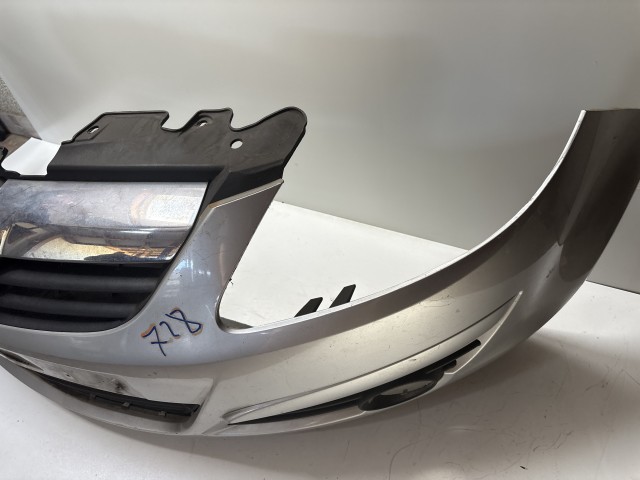 728 Opel Corsa D 2006-2014 Első Lökhárító ezüst z157