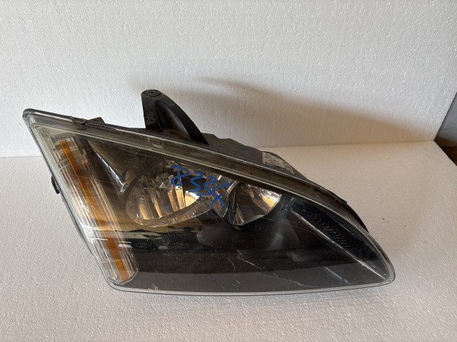 8334 Ford Focus II. 2004-2008 Jobb első Lámpa Fényszóró