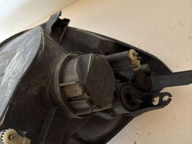 8366 Ford Fiesta v 2002-2005 Bal első  Lámpa Fényszóró