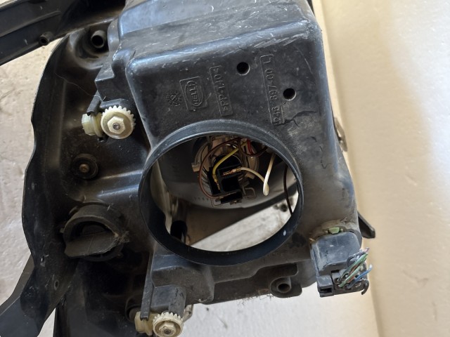 8377 Ford Fusion 2002-2012 Lámpa , Fényszóró Használt Bal első 