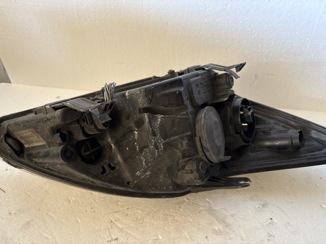 7776 Ford Focus II. 2008-2011 Bal első  Lámpa Fényszóró