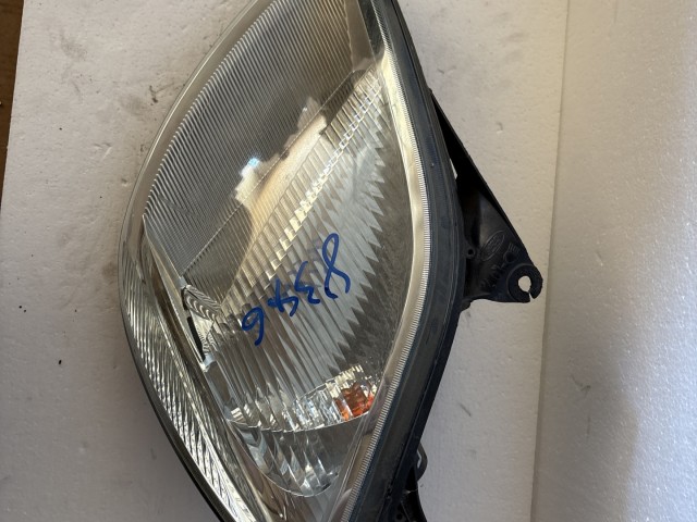8346 Ford Fiesta 2002-2005 Bal első  Lámpa Fényszóró