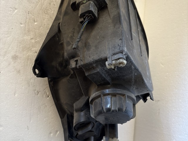 8346 Ford Fiesta 2002-2005 Bal első  Lámpa Fényszóró