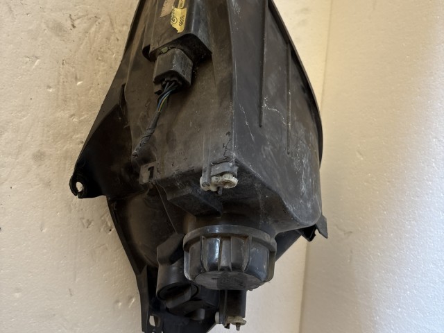 8346 Ford Fiesta 2002-2005 Bal első  Lámpa Fényszóró