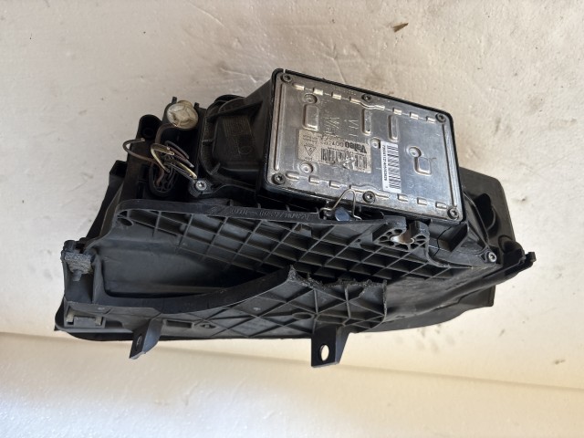 7687 Audi A4 B6 2000-2004 Jobb első Lámpa Fényszóró Xenon