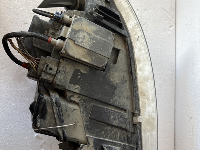 8520 Audi A6 2000-2004  Xenon Jobb első  Lámpa Fényszóró