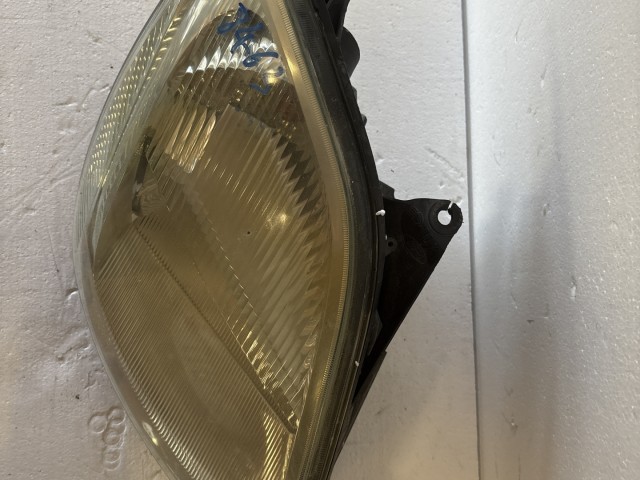 8463 Ford Fiesta v 2004-2008 Jobb első Lámpa Fényszóró