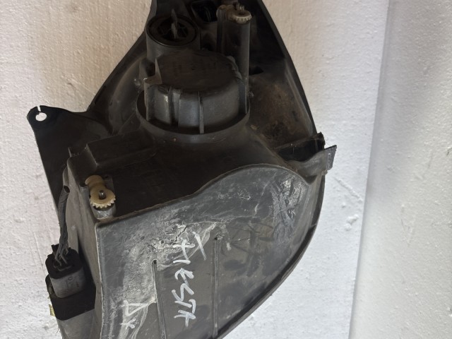 8463 Ford Fiesta v 2004-2008 Jobb első Lámpa Fényszóró