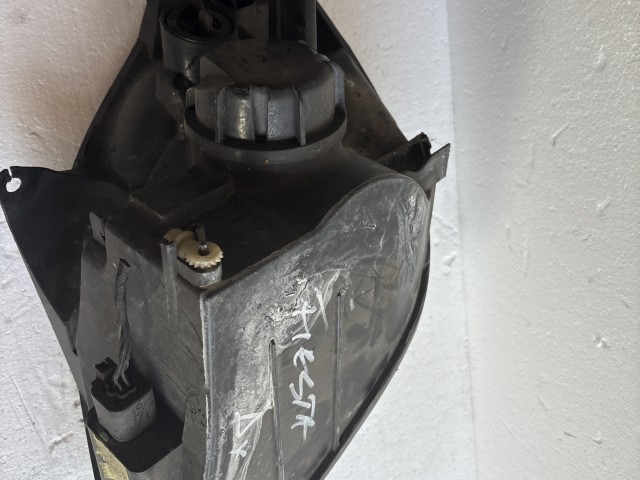 8463 Ford Fiesta v 2004-2008 Jobb első Lámpa Fényszóró